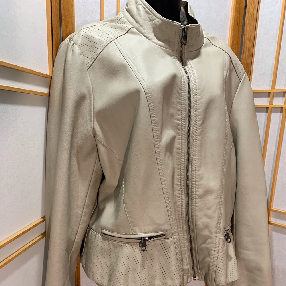 Moka womans jacket size XL